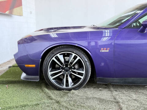 2013 Dodge Challenger SRT8 Core