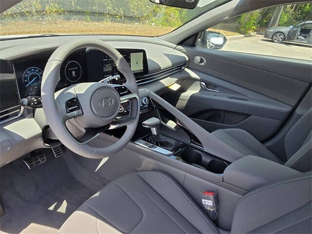 2025 Hyundai Elantra Hybrid SEL Sport