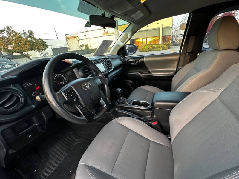 2017 Toyota Tacoma SR
