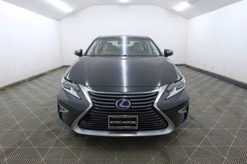 2017 Lexus ES 300h