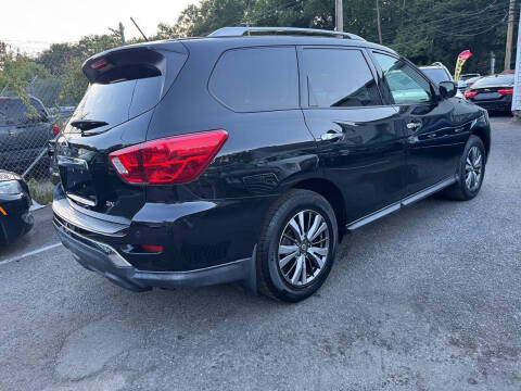 2018 Nissan Pathfinder SV