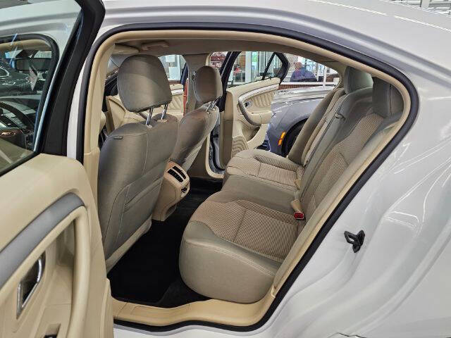 2017 Ford Taurus SEL