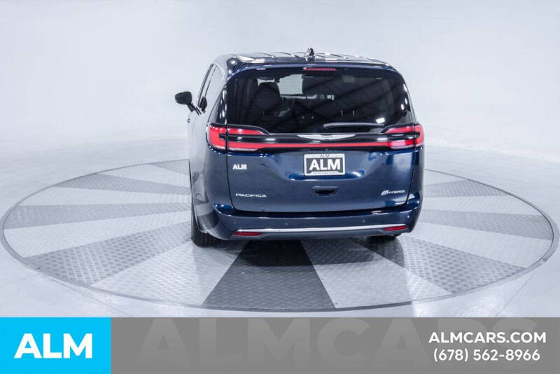 2024 Chrysler Pacifica Plug-In Hybrid Select