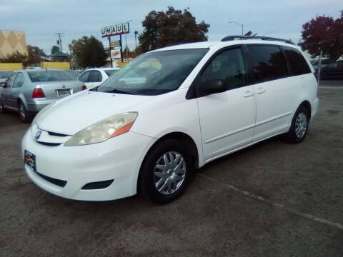 2006 Toyota Sienna for sale at Larry's Auto Sales Inc. in Fresno CA