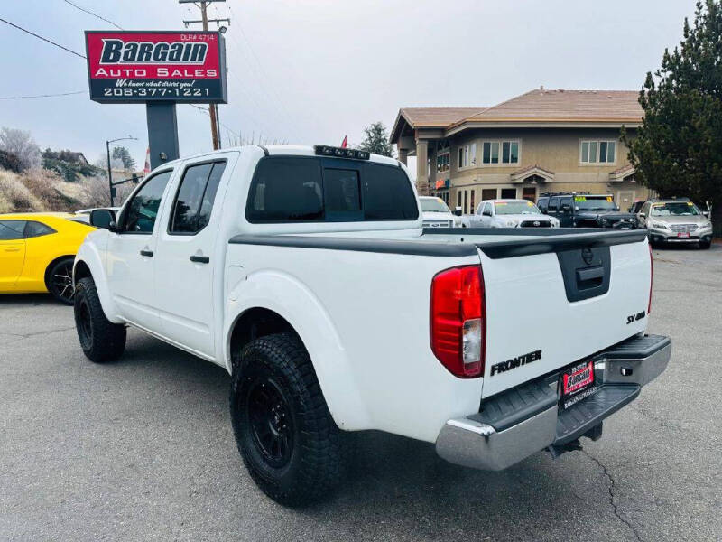 2016 Nissan Frontier SV photo 5