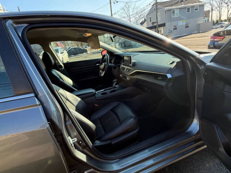 2019 Nissan Altima 2.5 SR