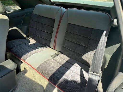 1986 Ford Mustang - Photo 13