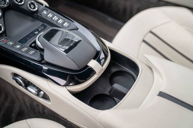 2022 Aston Martin Vantage 23