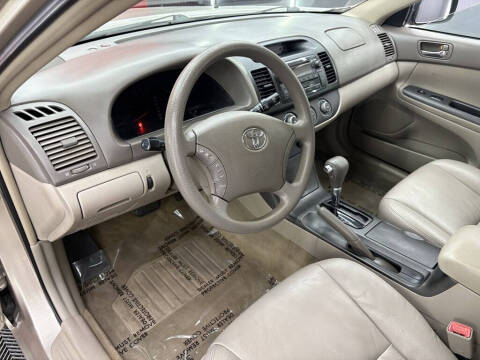 2005 Toyota Camry LE
