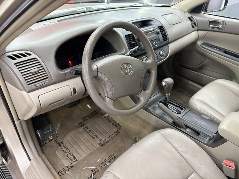 2005 Toyota Camry LE