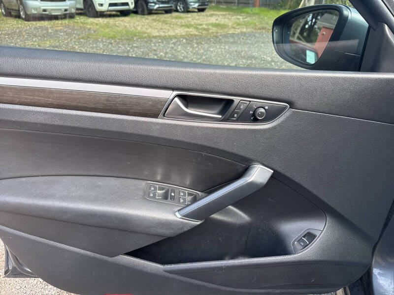 2017 Volkswagen Passat 1.8T SE