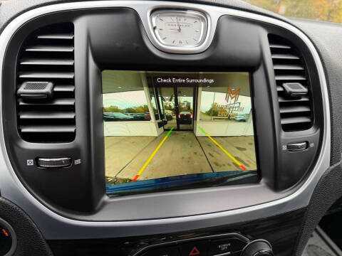 2022 Chrysler 300 Touring L