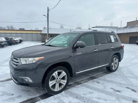 2013 Toyota Highlander for sale at Wares Auto Sales INC in Traverse City MI