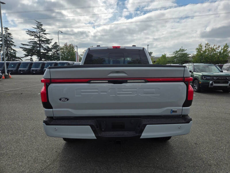 2025 Ford F-150 Lightning Platinum