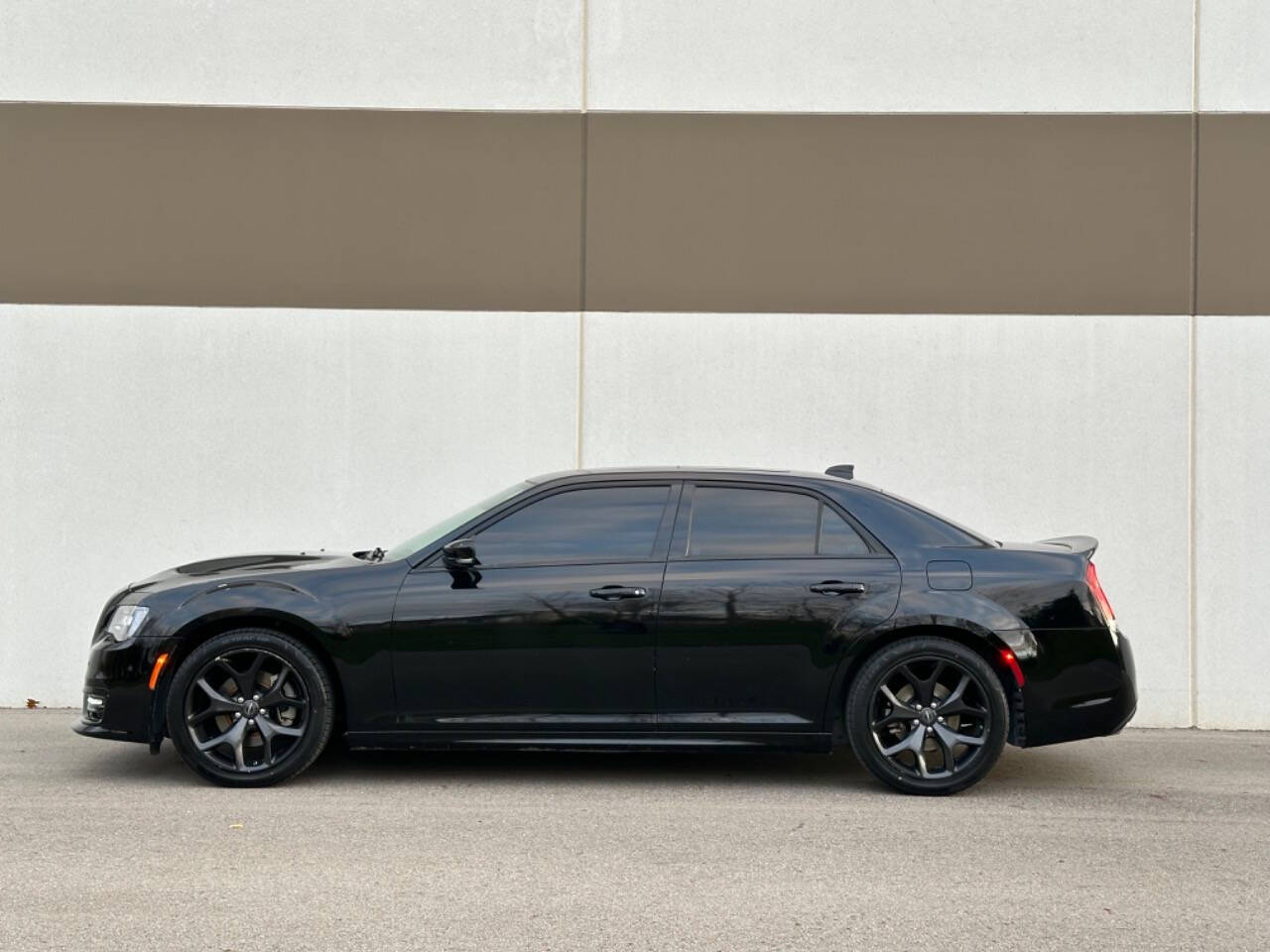 2022 Chrysler 300 for sale at Phoenix Motor Co in Romulus, MI