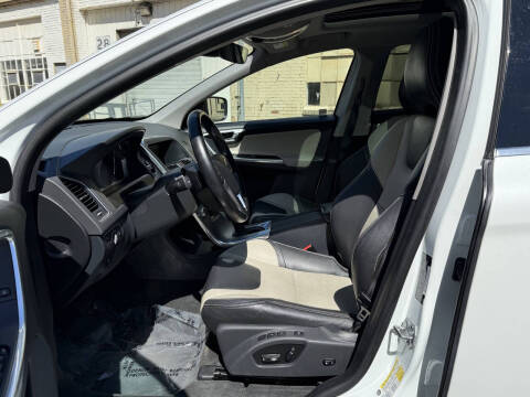 2017 Volvo XC60 T6 Dynamic