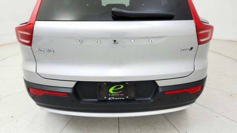 2025 Volvo XC40 B5 Plus Bright Theme