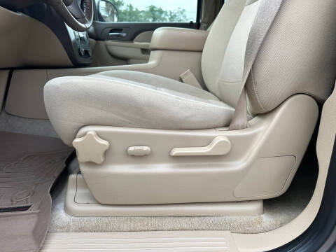 2011 GMC Yukon XL SLE