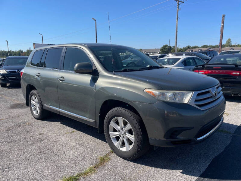 2011 Toyota Highlander Base's photo