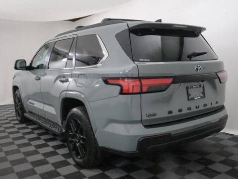 2024 Toyota Sequoia SR5