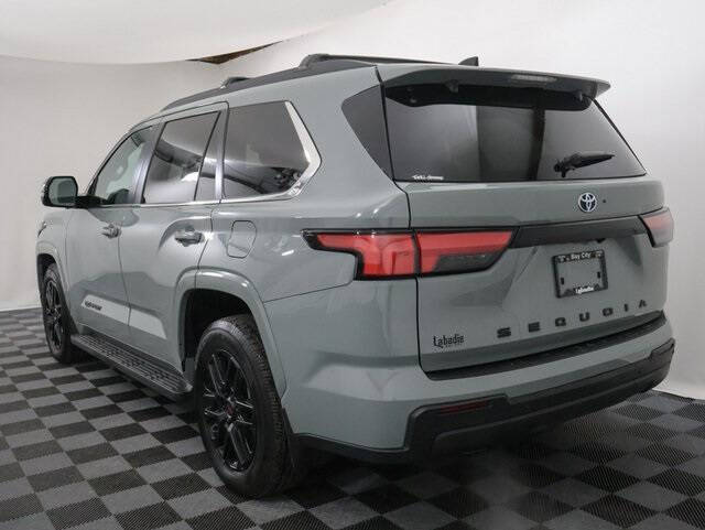 2024 Toyota Sequoia SR5