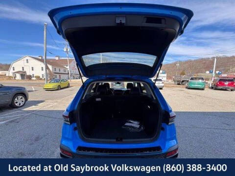 2025 Volkswagen Taos SE Black