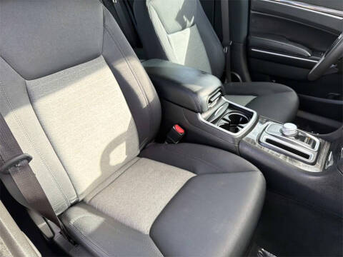 2022 Chrysler 300 Touring