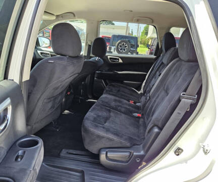 2016 Nissan Pathfinder SV