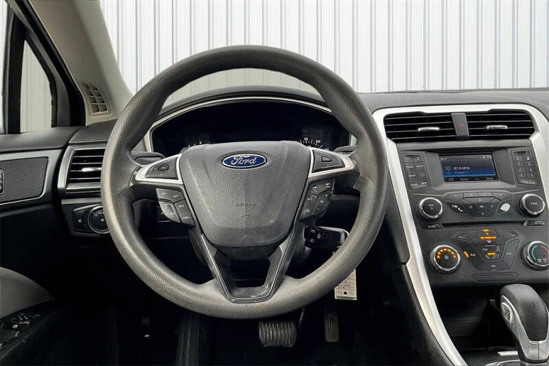 2016 Ford Fusion S