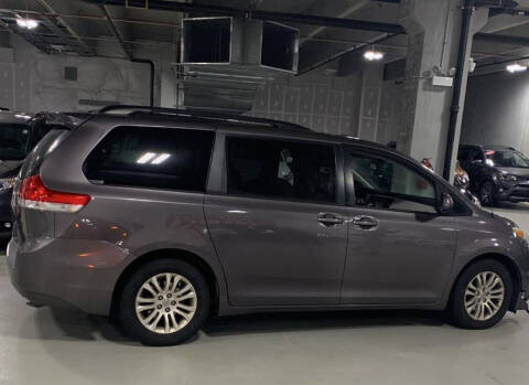 2013 Toyota Sienna for sale at The Bengal Auto Sales LLC in Hamtramck MI