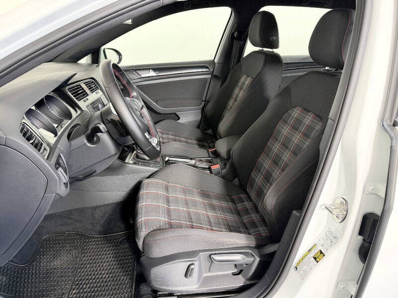2017 Volkswagen Golf GTI S