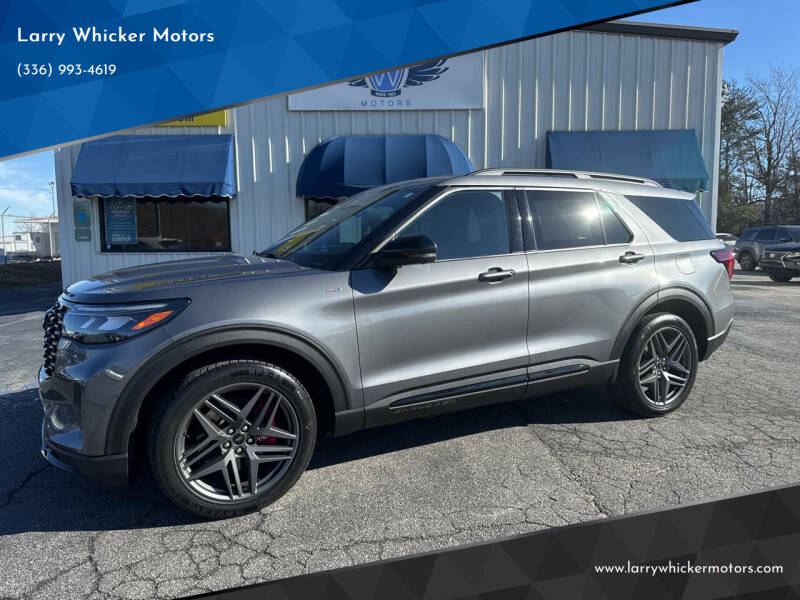 2025 Ford Explorer ST-LINE's photo