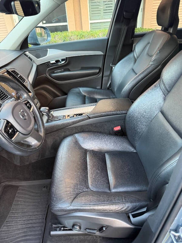 2021 Volvo XC90 T5 Momentum