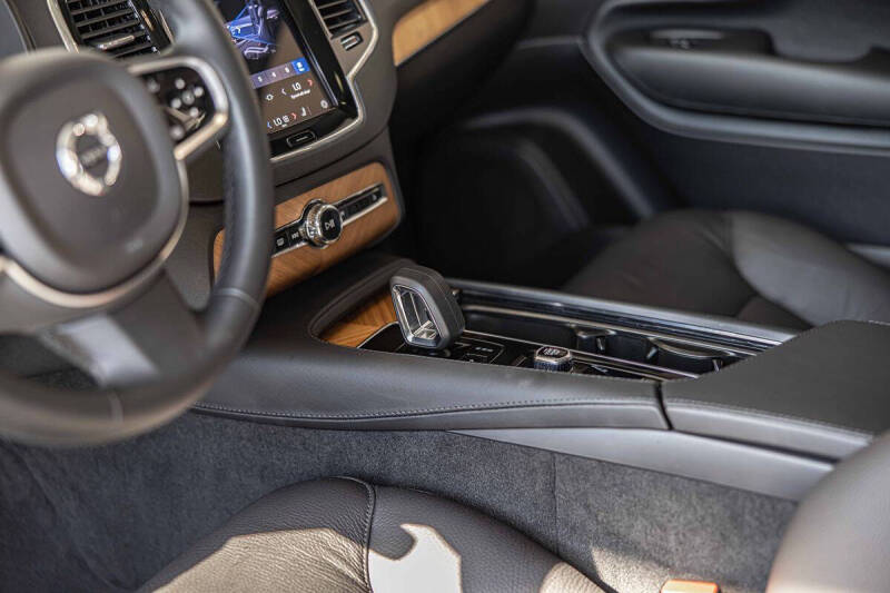 2025 Volvo XC90 B6 Plus Bright Theme 7P