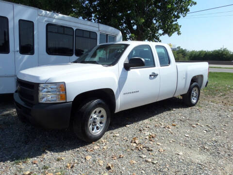 2011 Chevrolet Silverado 1500 for sale at AUTO FLEET REMARKETING, INC. in Van Alstyne TX