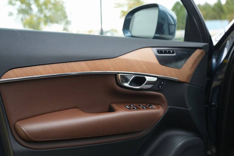 2023 Volvo XC90 B6 Plus Bright Theme 7P