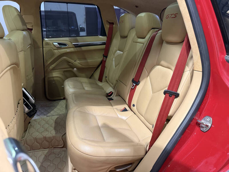 2017 Porsche Cayenne GTS