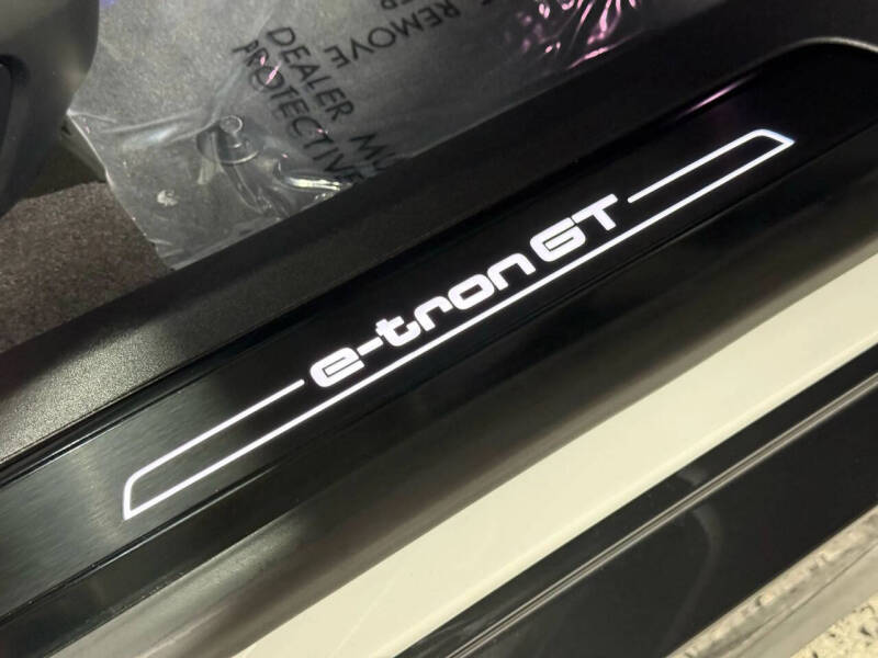 2022 Audi e-tron GT quattro Prestige