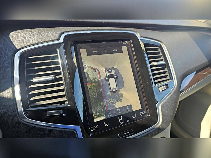 2017 Volvo XC90 T6 Momentum