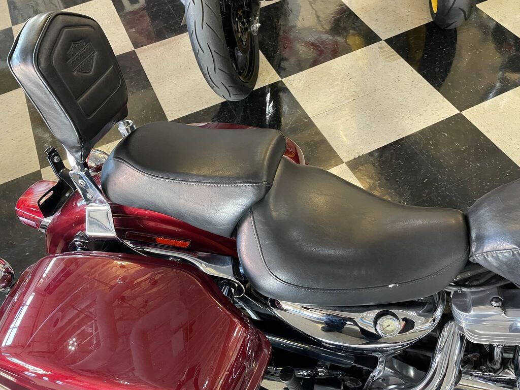 2001 Harley-Davidson® XL883C - Sportster® Custo 14