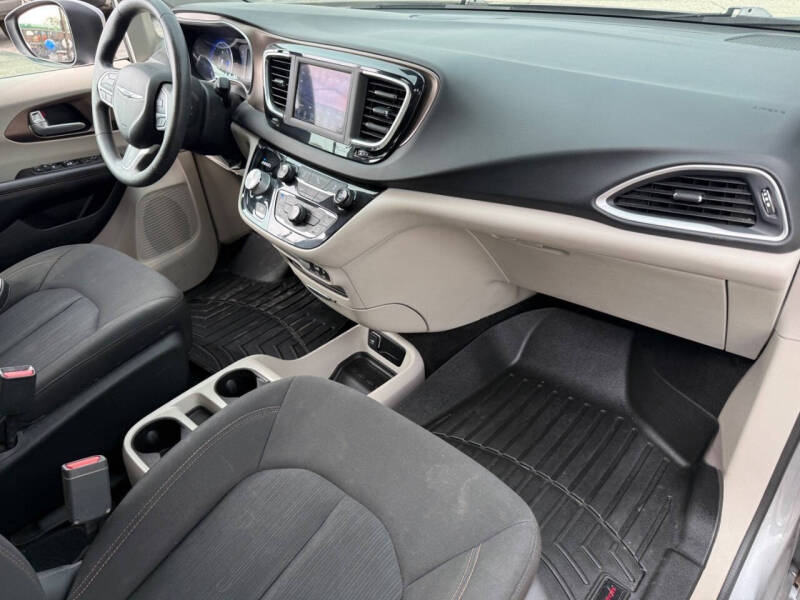 2018 Chrysler Pacifica LX