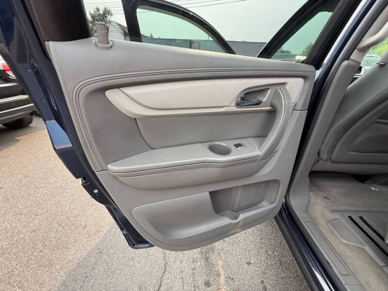 2017 Chevrolet Traverse LT