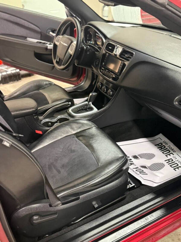 2012 Chrysler 200 S