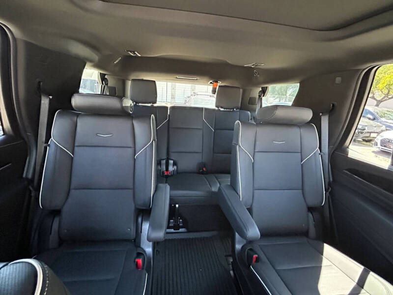 2023 Cadillac Escalade Sport