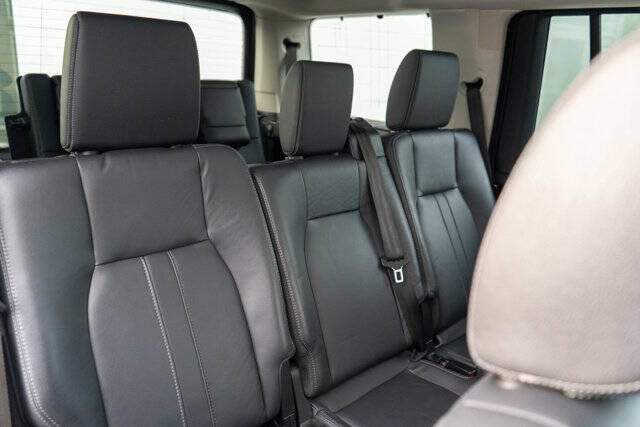 2016 Land Rover LR4 29