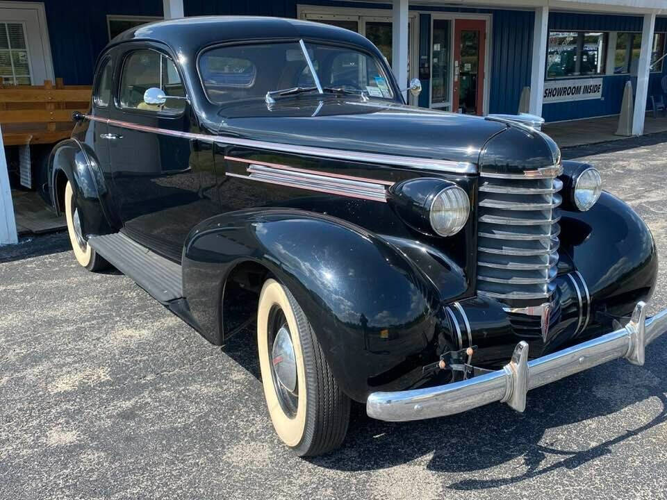 1937 Oldsmobile Cutlass 18