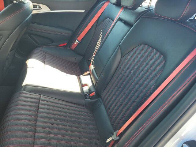 2023 Genesis G70