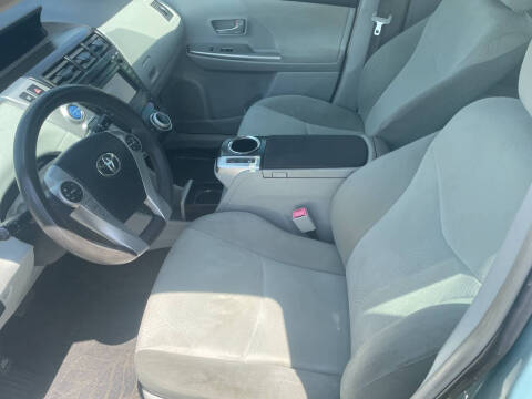 2013 Toyota Prius v Five