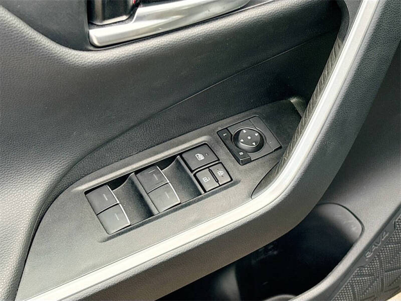 2025 Toyota RAV4 Hybrid XSE