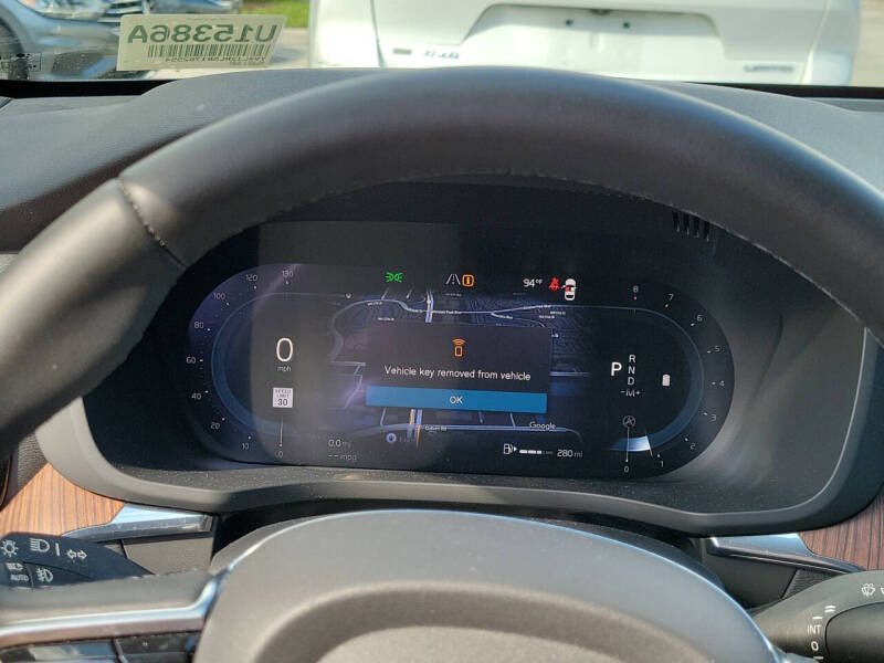 2024 Volvo XC60 B5 Plus Dark Theme